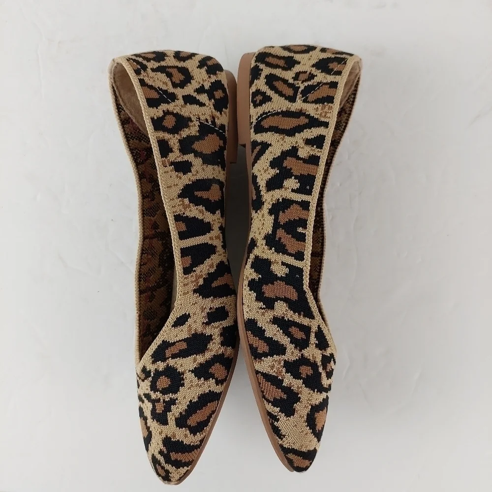 SKECHERS Women's Cleo Claw-Some Natural Leopard Print Slip-on‎ Ballet Flats 6.5.